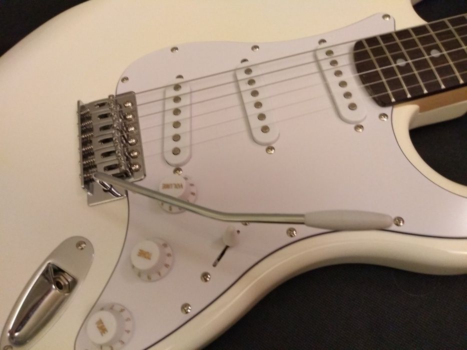 Harley Benton ST-20 WH (White)-gitara elektryczna-typ Stratocaster
