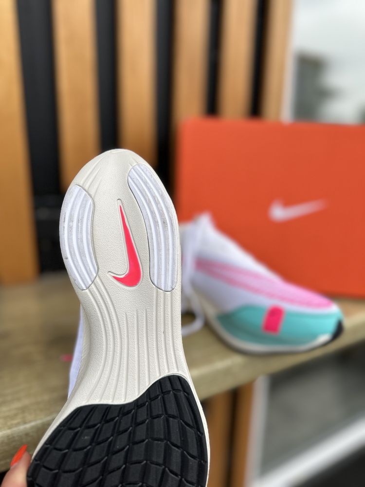 Кросівки Nike zoomX, НОВІ , 41 р.(27 см)
