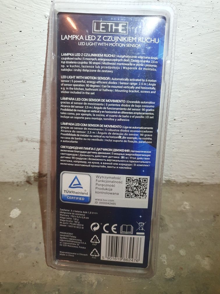 Lampka led z czujnikiem ruchu na baterie