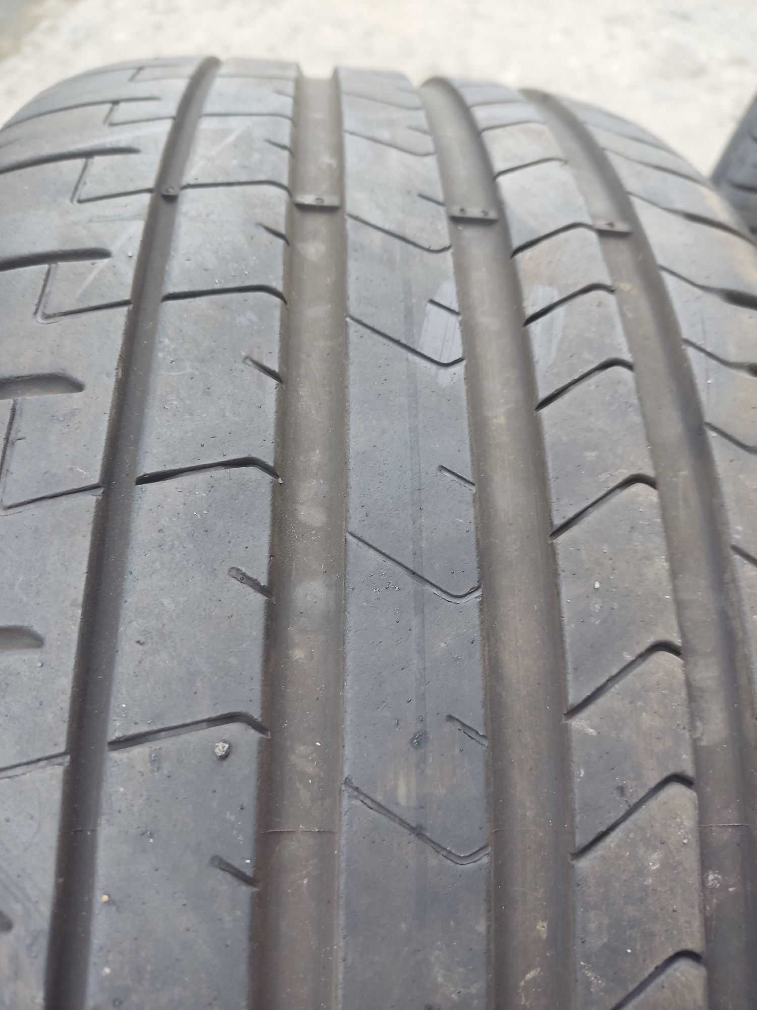 Продам резину 245/40 R20  та 275/35Z R20