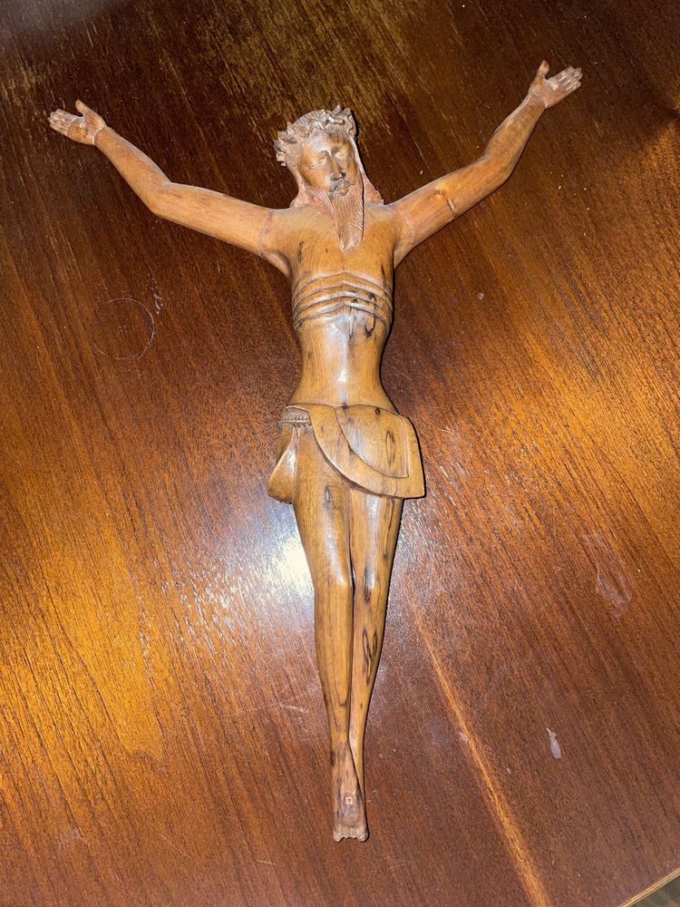 Figura Cristo em madeira