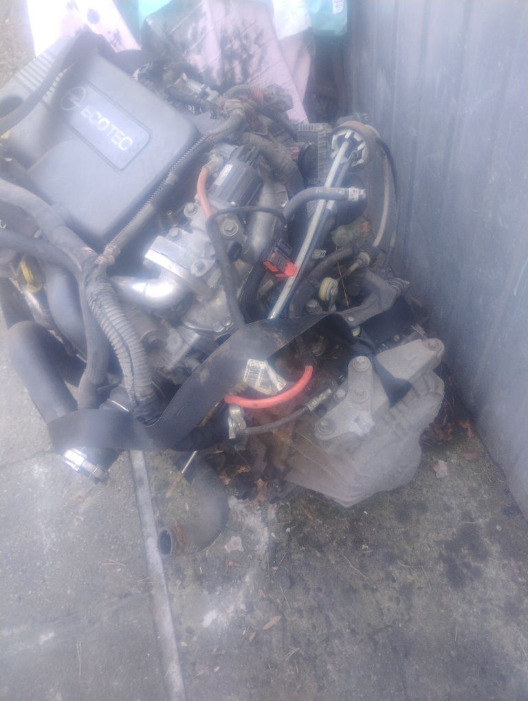 Silnik Fiat Doblo Fiat Punto2  19 JTD mulijet na poszczególne części