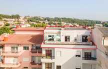 Apartamento T2 Único – Último Andar com Terraço e Vistas Desafogadas
