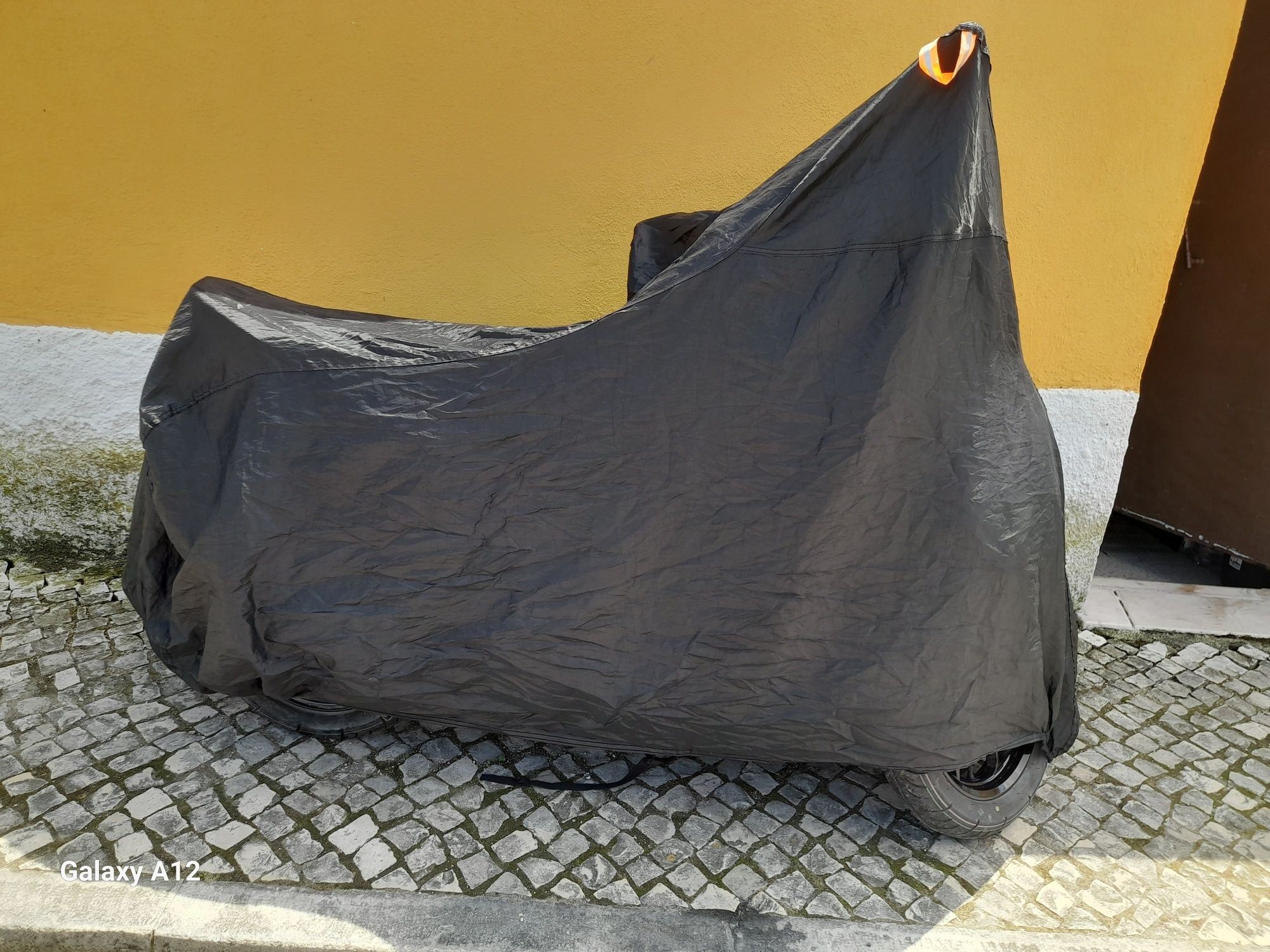Vendo moto semi nova