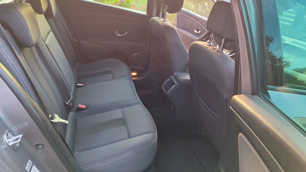 Renault Megane 1.6 benzyna bogate wyposażenie