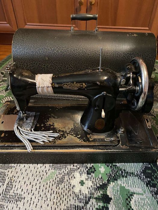 Ручна швейна машинка