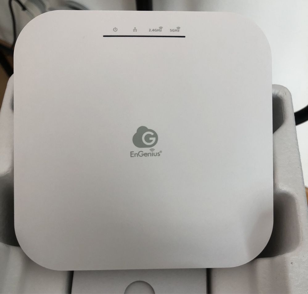 Vende-se switch e access point marca EnGenius