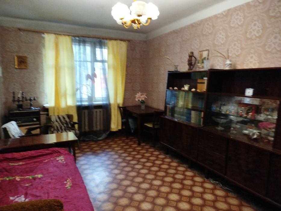 Сдам 2 ух комнатную на Среднефонтанской-6500грн