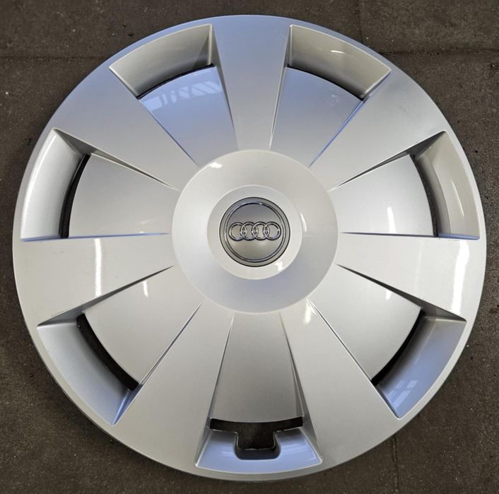 Kołpaki 16 srebrne oryginalne AUDI OE - 4 sztuki
