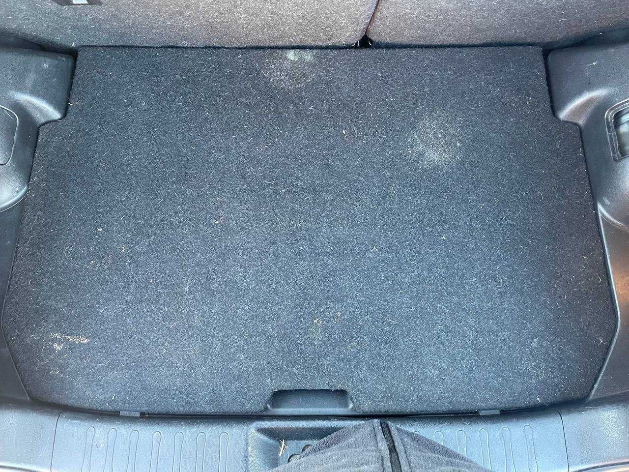 Підлога пол багажника обшивка боковинка Nissan juke 2010-17
