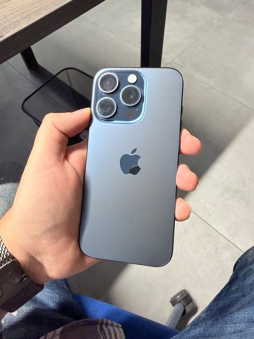 Iphone 15 pro 128gb niebieski