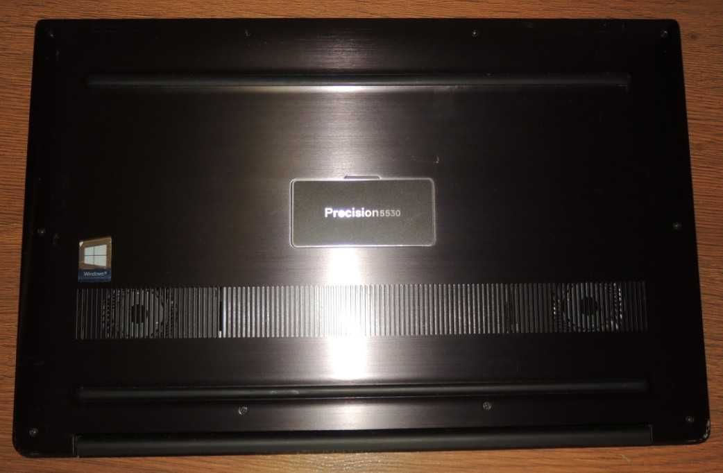Dell Precision 5530 FHD IPS/i7-8850H/nVidia P1000 4/512/16Gb