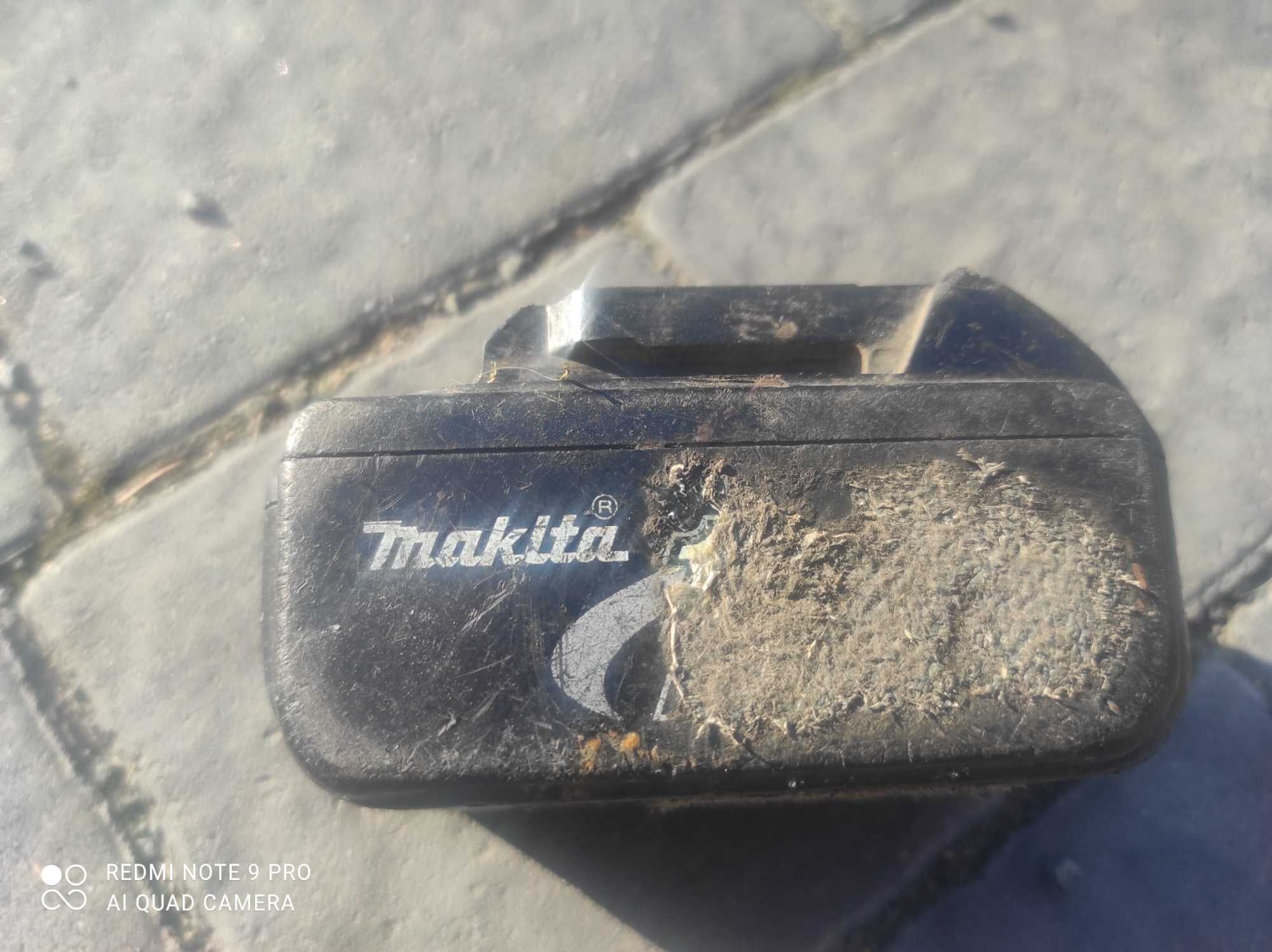 Makita akumulatory 3a uszkodzony