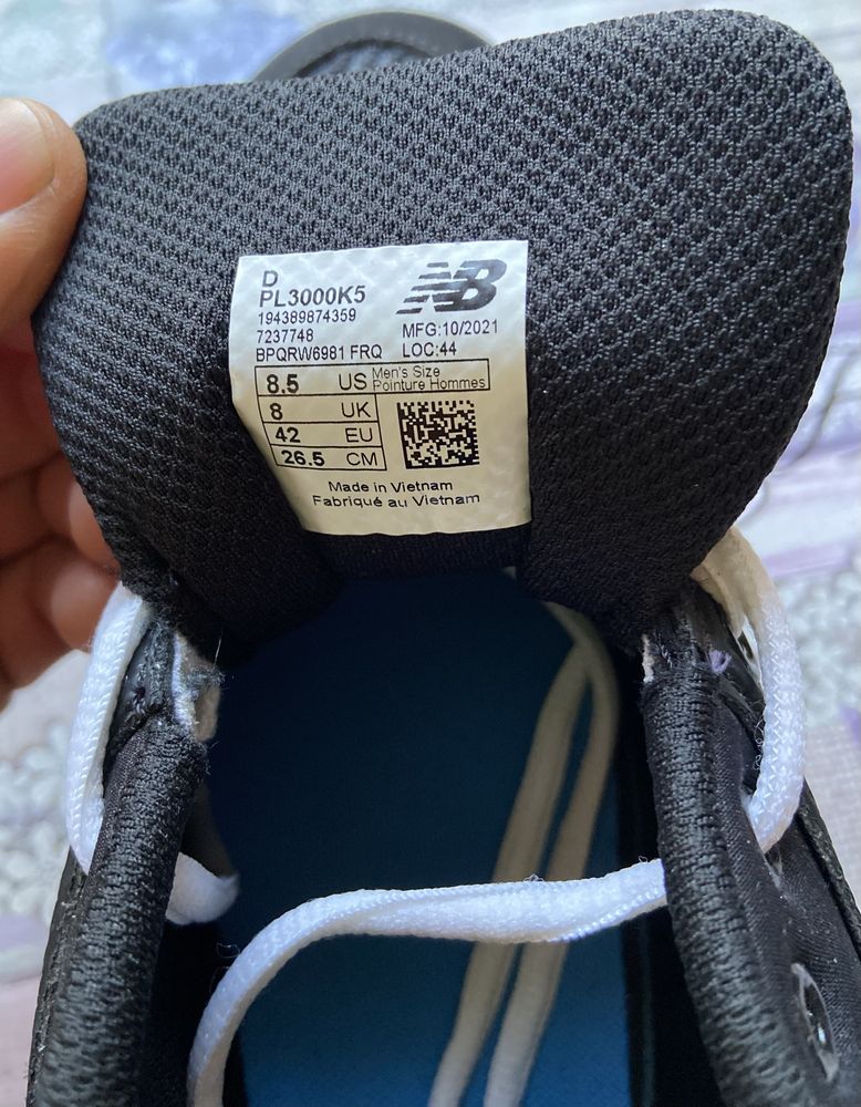 Бутси New Balance 42 р.