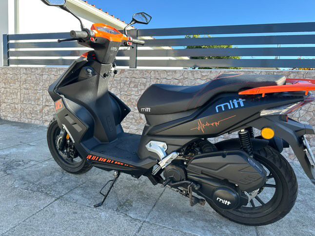 Scooter mitt como nova