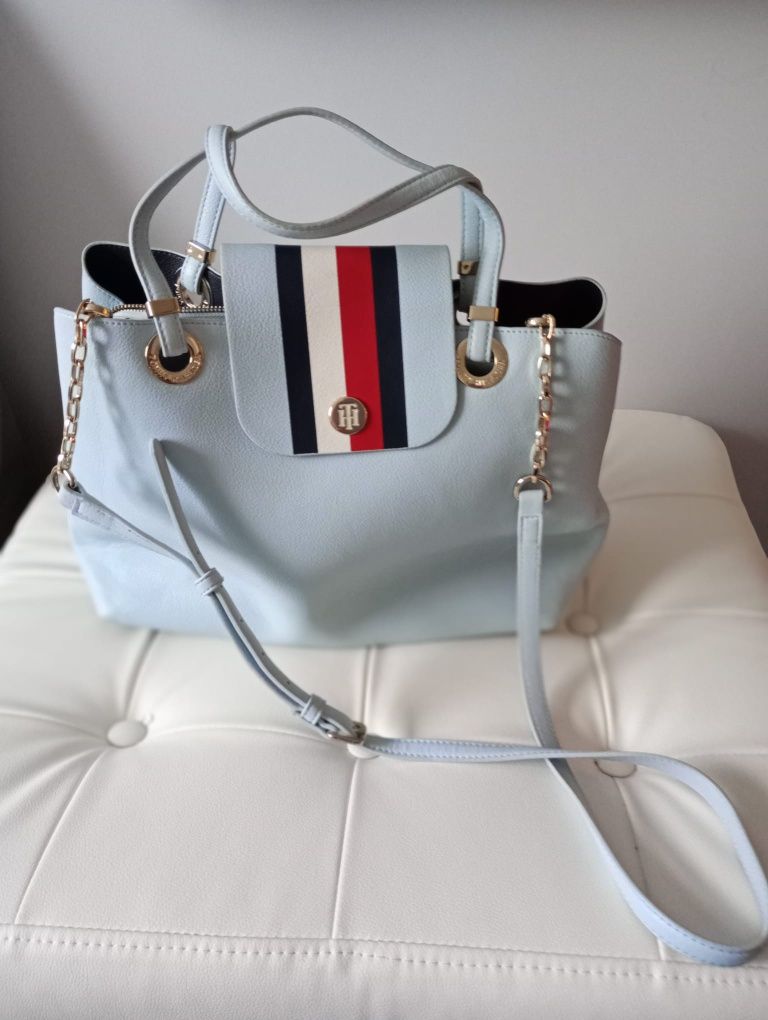 Tommy Hilfiger torebka kuferek