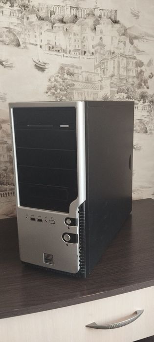 Продам комп'ютер для середніх ігор.