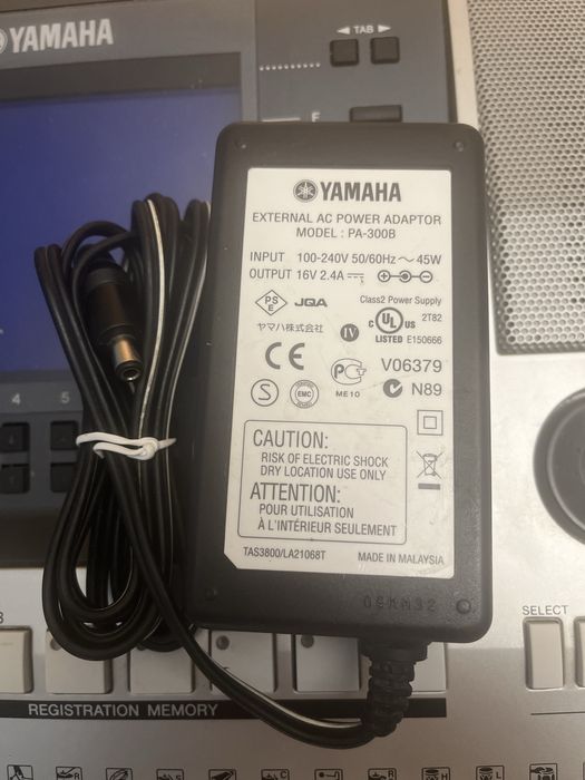 БЛОКИ живлення «Yamaha»та інші різні для синтезаторів