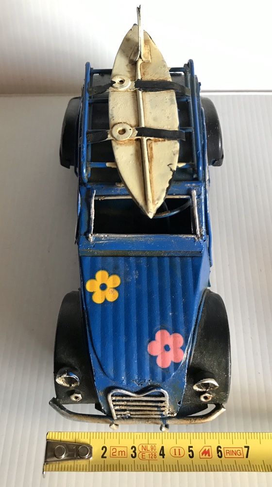 Carros decorativos em Lata