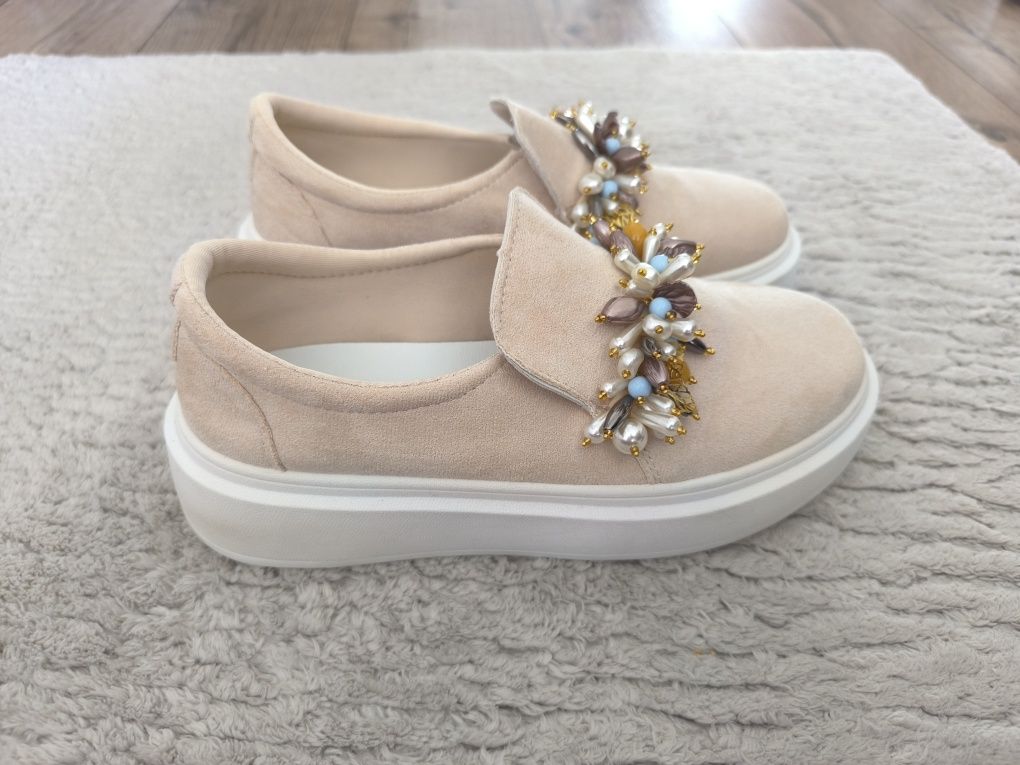 buty mokasyny ze zdobieniami JAK NOWE