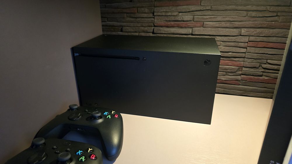 Xbox Series X - jak nowy! Zestaw premium, warto!