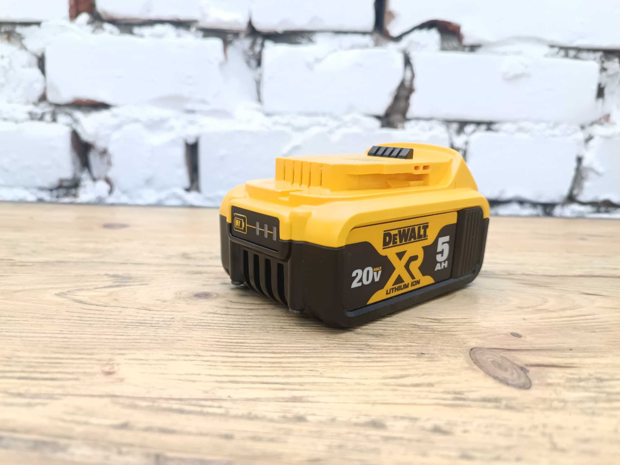 Акумулятор, батарея DeWALT DCB205 5Ah з США Оригінал  2024р