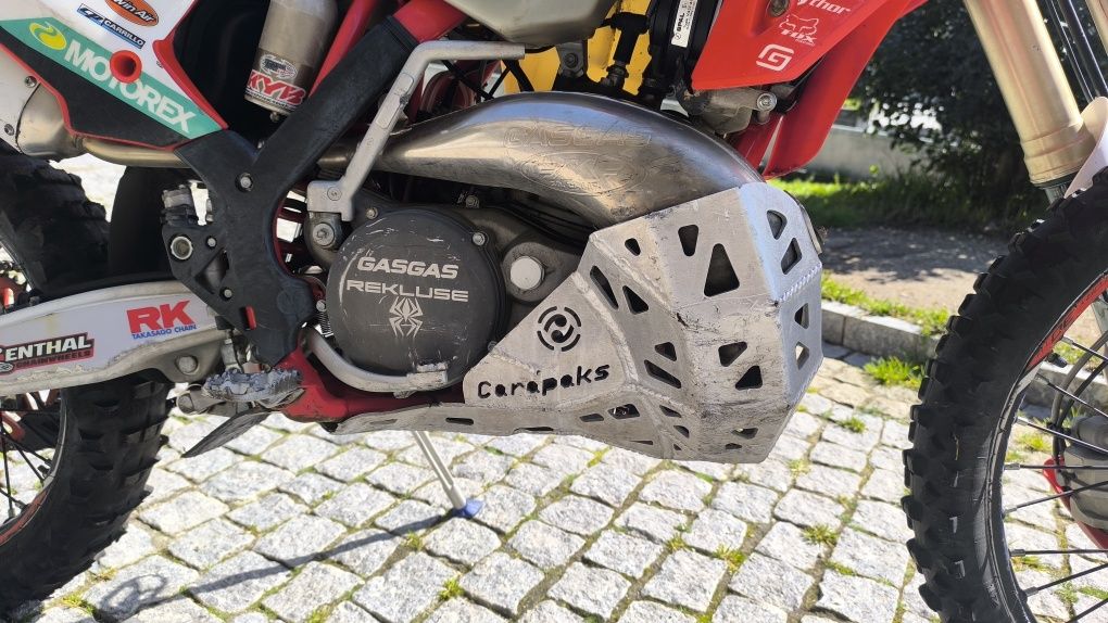 Gasgas ec300 GP 2018

-Moto com 250h
-Suspensões preparadas nível 1 LC