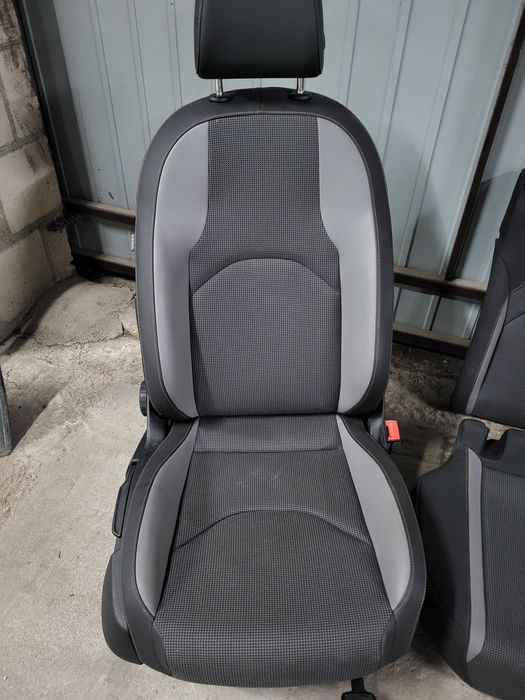 Seat Leon 3 Kombi Fotele Boczki Półskóry
