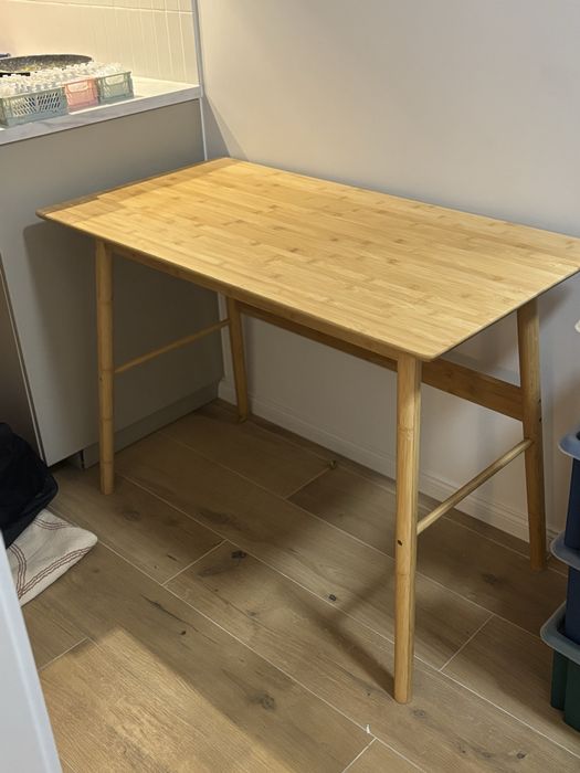 Biurko bambusowe w stylu japandi