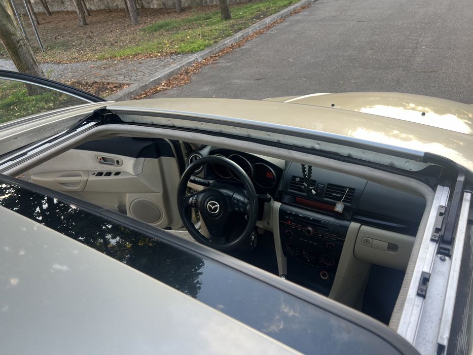 Продам Mazda 3. 2.0
