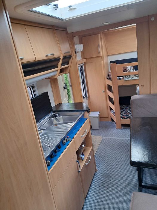 Sprzedam przyczepa Hobby 560 De Luxe , 6 osobowa .