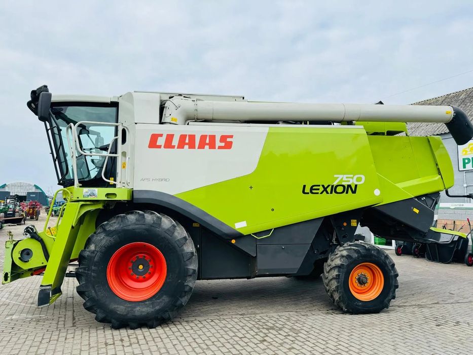 Claas LEXION 750 APS HYBRID  Kombajn CLAAS LEXION 750 Heder 7.5m ze stołem do rzepaku! ŁADNY! 770