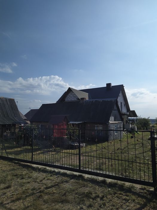 Продам 2 будинки..25 соток!!!