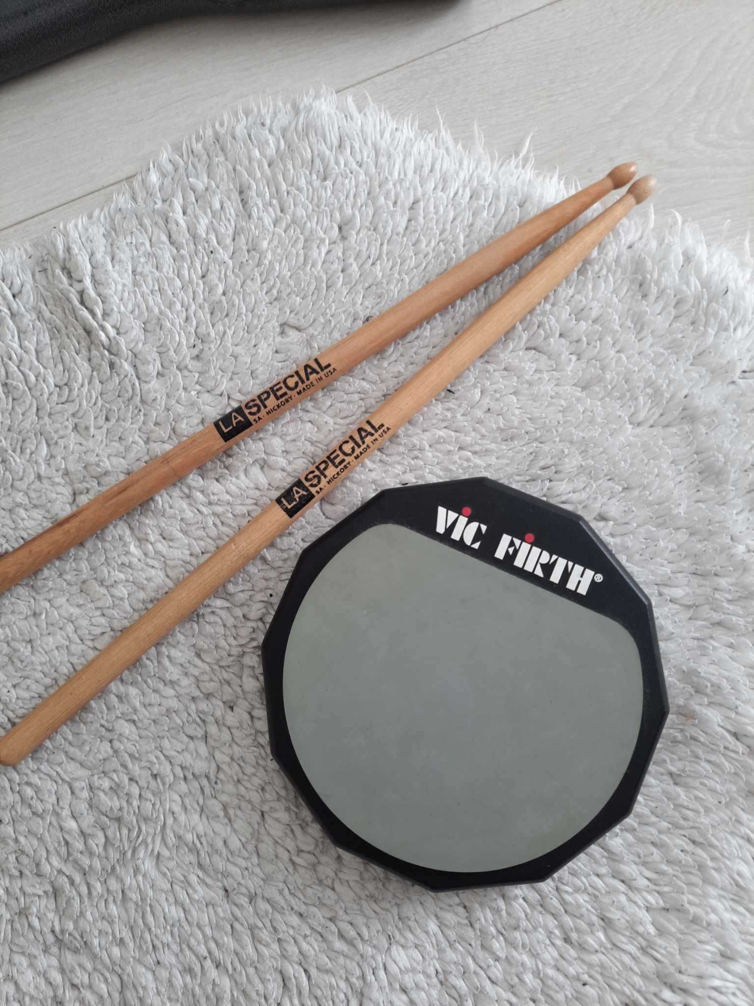 dwustronny pad ćwiczeniowy vic firth 6 cali + pałki la special