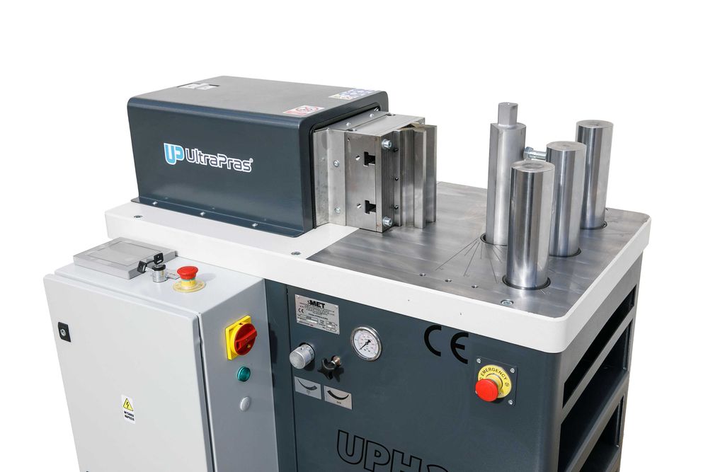 Pozioma prasa hydrauliczna UPH28 "bokserka" UltraPras