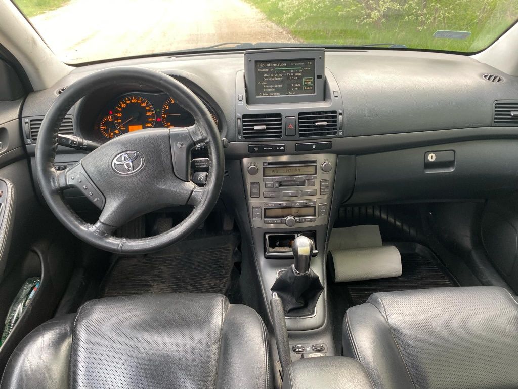 Toyota Avensis kombi 2,0 Benz Najlepsze wyposażenie fajny stan