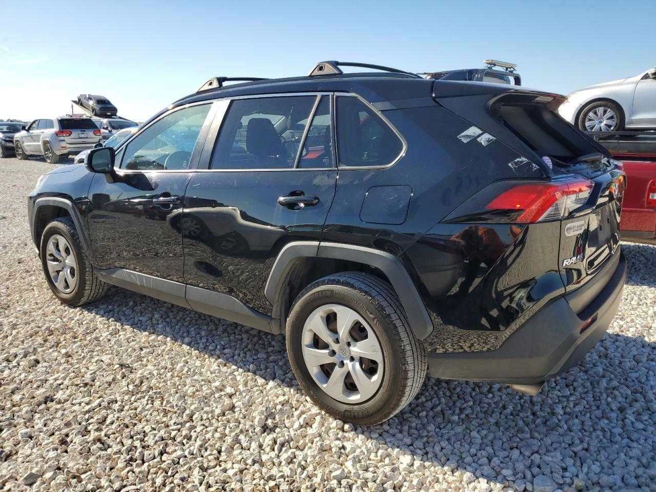 2019 TOYOTA RAV4 LE чорний колір