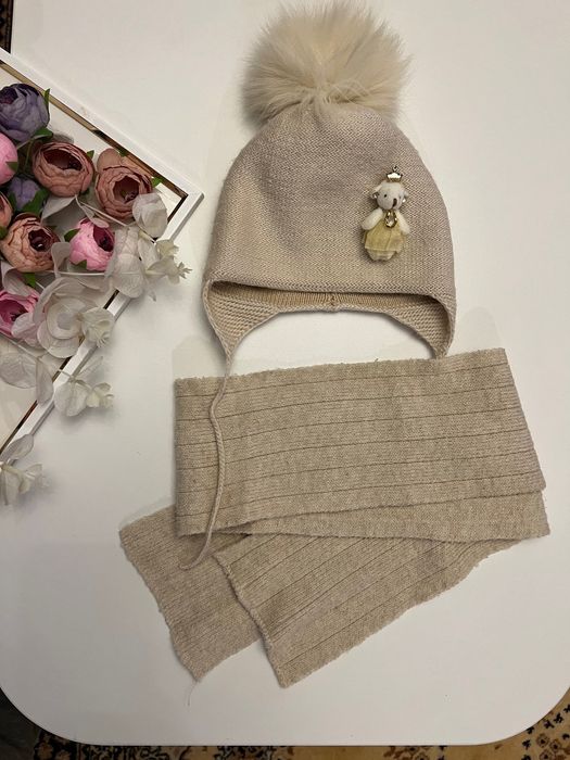 Шапка на Дівчинку. 12 + Місяців