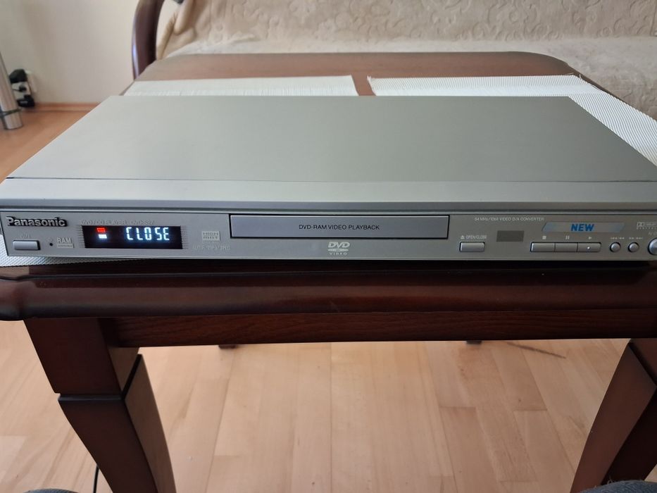 Odtwarzacz Panasonic DVD - S 27