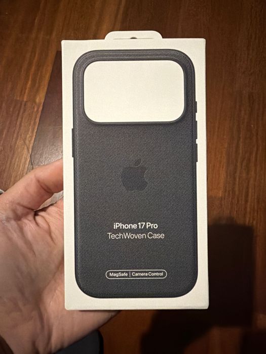 Capa Preta TechWoven Case iPhone 17 Pro