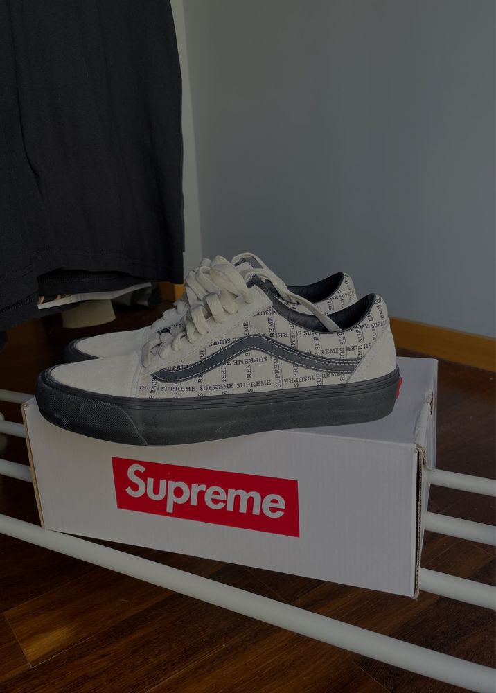 Supreme x vans old skool grid white