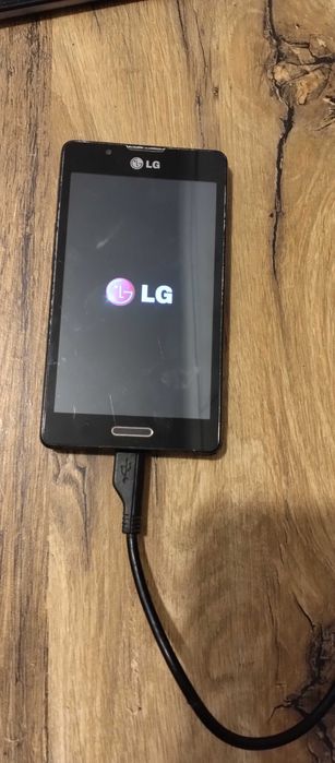Telefon smartfon LG P710