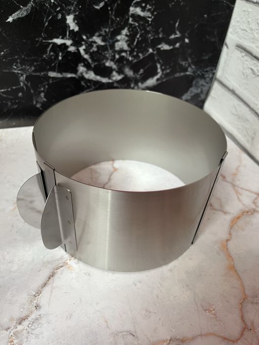 Набір для кондитера ,поворотний столик,шпатель,насадки