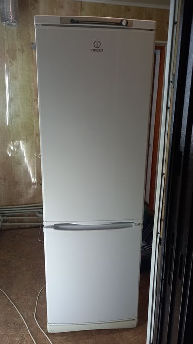 Холодильник двокамерний доставка!