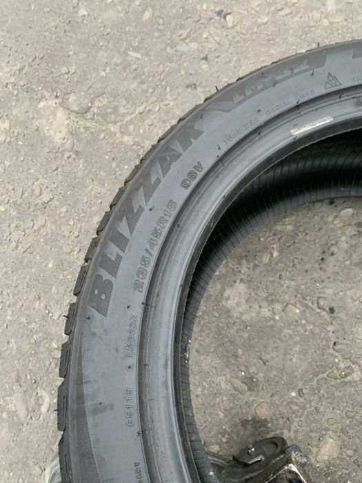 Шини 235/45 R18 Bridgestone зима 2022 рік 7,5 мм