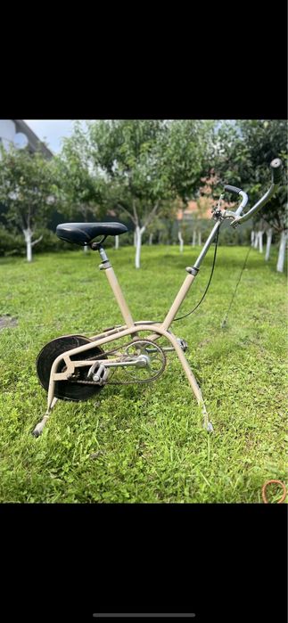 Велотренажер (орбітрек)