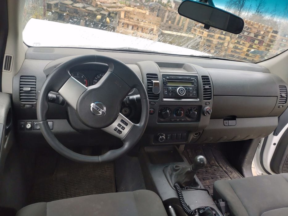 NISSAN NAVARA D40 - 2,4dci niski przebieg - uszkodzony