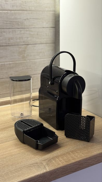 Кавомашина капсульна Nespresso Inissia (оригінал)