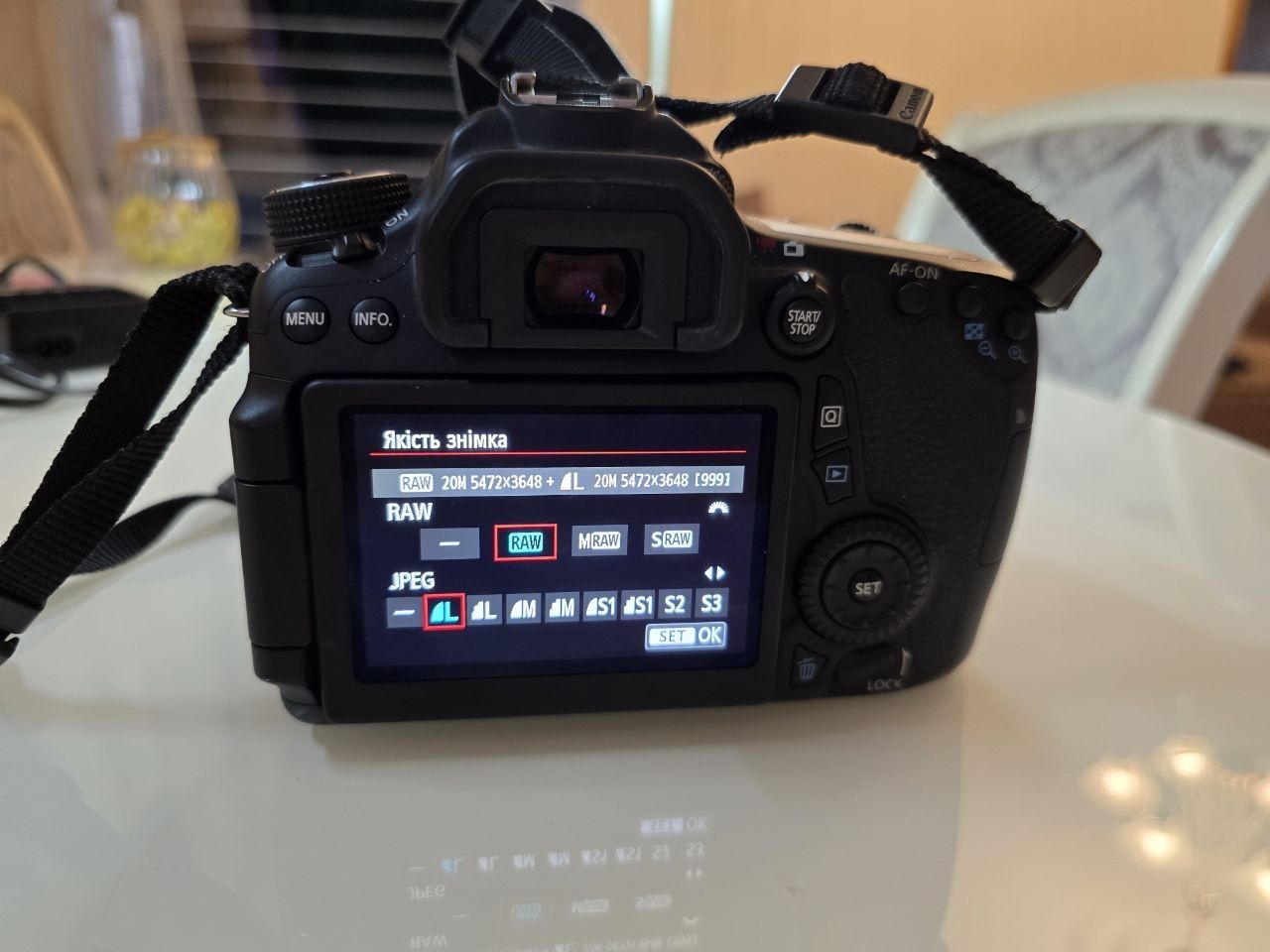 Canon EOS 70D kit EF-S 18-135 IS STM