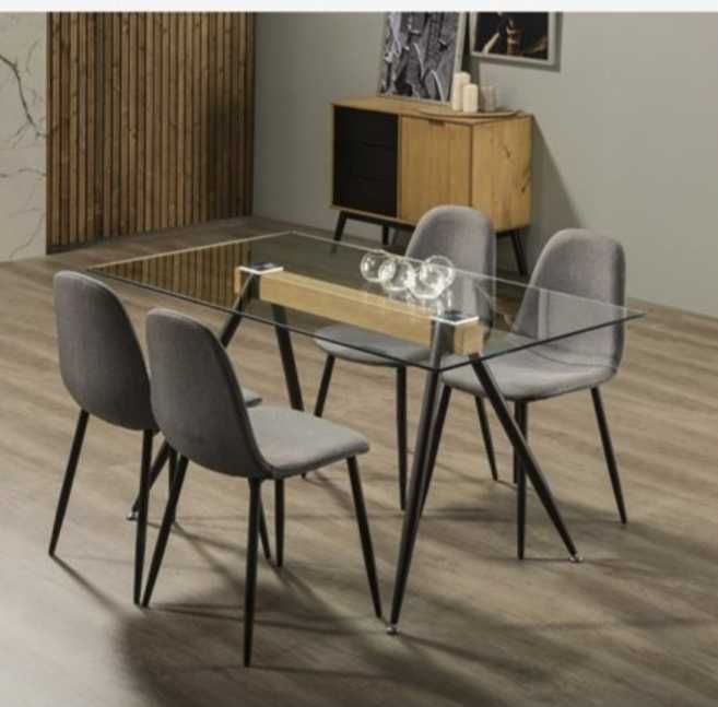 Conjunto mesa e cadeiras